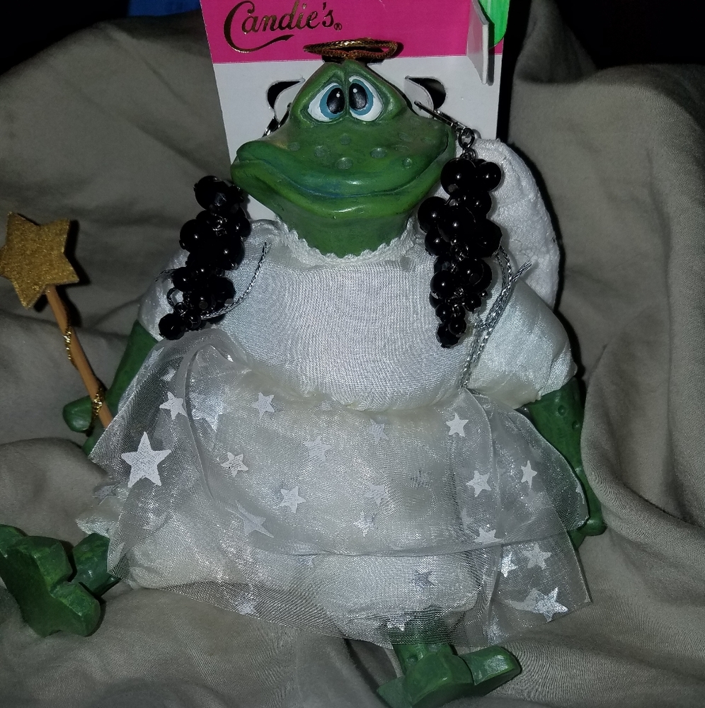 Leverback black earring